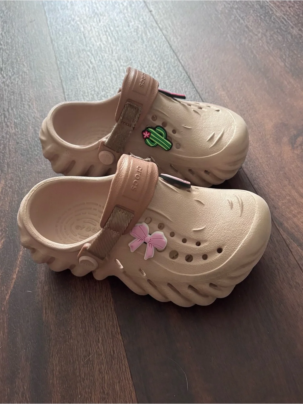 Crocs echo clog Lightweight Pink clay color Shoes with Decorative Charms size 10